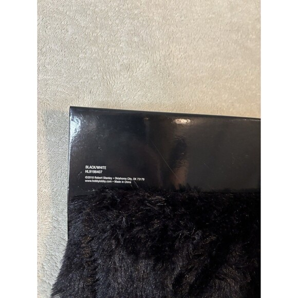 Faux Fur Table Runner Black 72" X 13" Robert Stanley Home  NWT - Picture 4 of 6